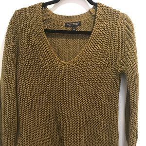 Olive green Italian linen light knit sweater